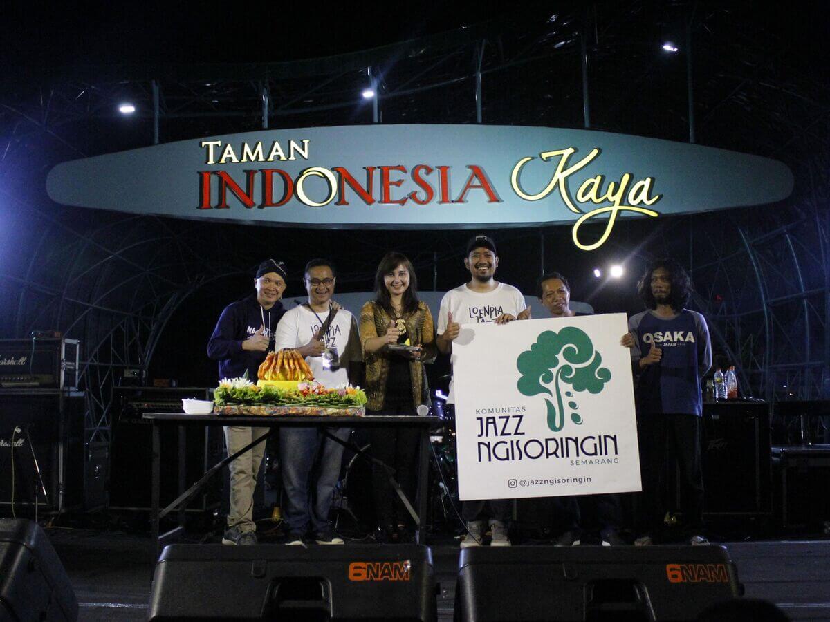 Komunitas Jazz Ngisoringin: Ngejazz Asyik di Bawah Beringin